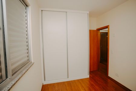 Apartamento à venda com 90m², 3 quartos e 2 vagasQuarto 2