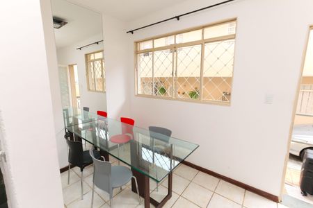 Casa de condomínio para alugar com 55m², 2 quartos e 1 vaga Casa de condomínio para alugar com 55m², 2 quartos e 1 vagasala