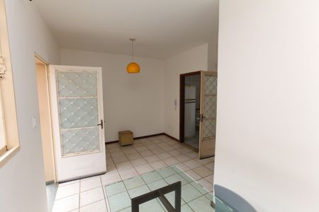 sala  de casa de condomínio para alugar com 2 quartos, 55m² em Palmeiras, Belo Horizonte