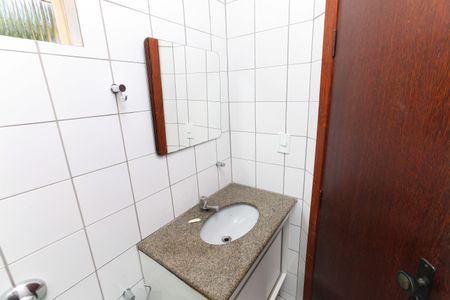 Casa de condomínio para alugar com 55m², 2 quartos e 1 vaga Casa de condomínio para alugar com 55m², 2 quartos e 1 vagaBanheiro 2