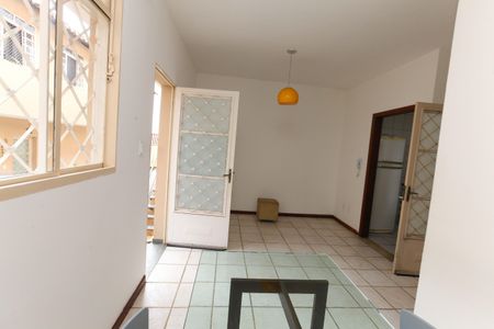 sala de casa de condomínio para alugar com 2 quartos, 55m² em Palmeiras, Belo Horizonte