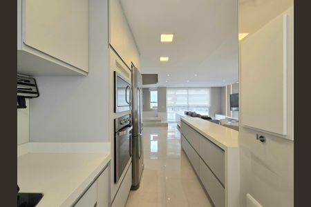 Apartamento à venda com 130m², 2 quartos e 2 vagasCozinha