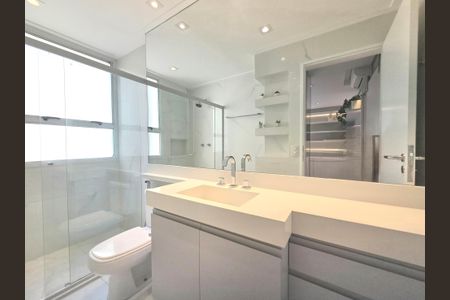 Apartamento à venda com 130m², 2 quartos e 2 vagasBanheiro da Suíte 2