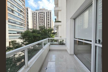 Apartamento à venda com 130m², 2 quartos e 2 vagasVaranda