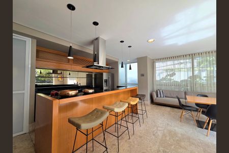 Apartamento à venda com 130m², 2 quartos e 2 vagasÁrea comum - Salão de festas