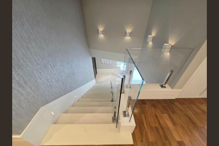 Apartamento à venda com 130m², 2 quartos e 2 vagasEscada