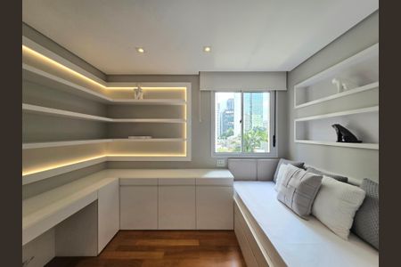 Apartamento à venda com 130m², 2 quartos e 2 vagasSuíte 2