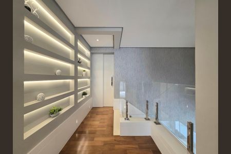 Apartamento à venda com 130m², 2 quartos e 2 vagasEscada