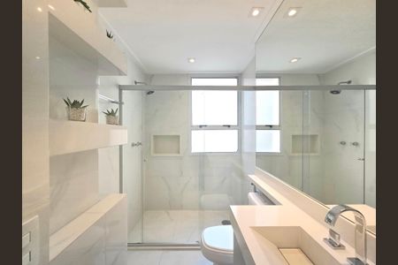 Apartamento à venda com 130m², 2 quartos e 2 vagasBanheiro da Suíte 2