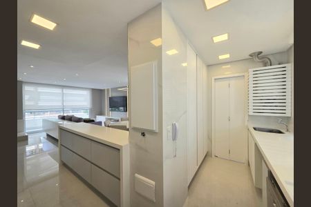 Apartamento à venda com 130m², 2 quartos e 2 vagasCozinha
