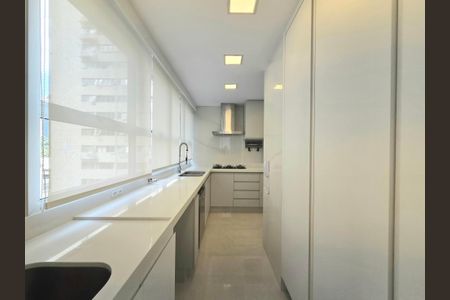 Apartamento à venda com 130m², 2 quartos e 2 vagasCozinha