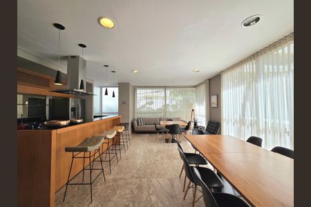 Apartamento à venda com 130m², 2 quartos e 2 vagasÁrea comum - Salão de festas