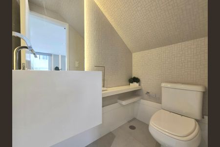 Apartamento à venda com 130m², 2 quartos e 2 vagasLavabo