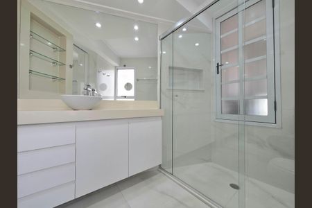 Apartamento à venda com 130m², 2 quartos e 2 vagasBanheiro da Suíte 1