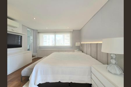 Apartamento à venda com 130m², 2 quartos e 2 vagasSuíte 1