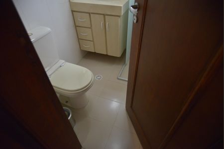 Casa à venda com 224m², 3 quartos e 4 vagasBanheiro da Suíte 2