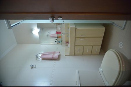 Casa à venda com 224m², 3 quartos e 4 vagasBanheiro da Suíte 2