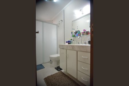 Casa à venda com 224m², 3 quartos e 4 vagasBanheiro da Suíte 1