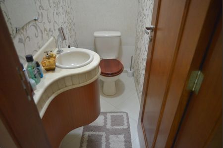 Casa à venda com 224m², 3 quartos e 4 vagasLavabo