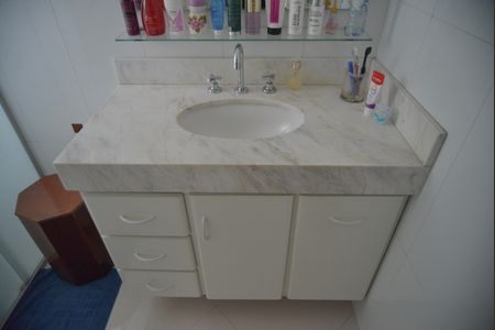 Casa à venda com 224m², 3 quartos e 4 vagasBanheiro da Suíte 2