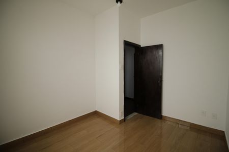 Quarto 2 de casa para alugar com 3 quartos, 180m² em Tanque, Rio de Janeiro