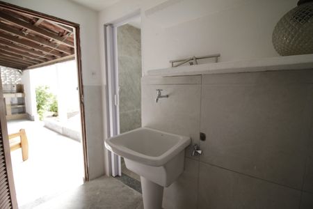 Casa à venda com 180m², 3 quartos e 3 vagasÁrea de Serviço