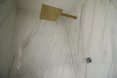 Banheiro de serviço de casa para alugar com 3 quartos, 180m² em Tanque, Rio de Janeiro