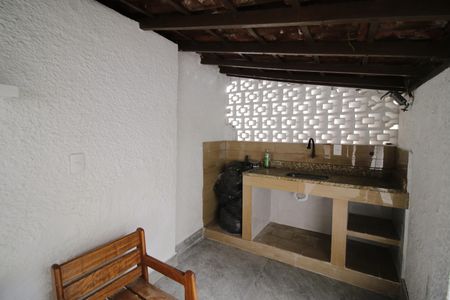 Casa à venda com 180m², 3 quartos e 3 vagasPia do quintal
