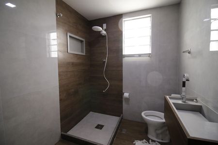 Casa à venda com 180m², 3 quartos e 3 vagasBanheiro Social 2