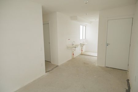 Sala de apartamento para alugar com 2 quartos, 40m² em Santa Cruz, Rio de Janeiro