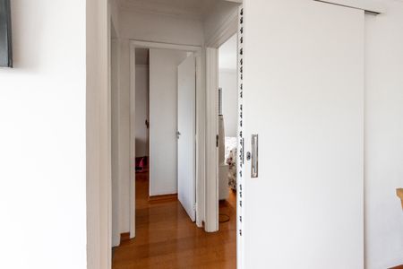 Corredor de apartamento para alugar com 2 quartos, 62m² em Vila Ipojuca, São Paulo
