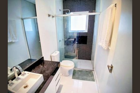 Casa à venda com 3 quartos, 185m² em Campo Belo, São Paulo