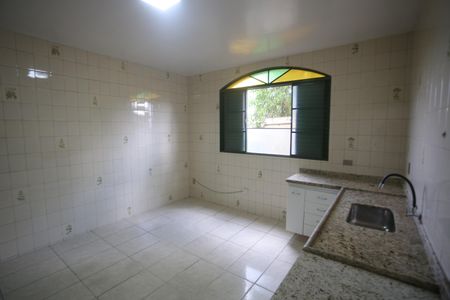 Casa para alugar com 328m², 5 quartos e 2 vagasCozinha