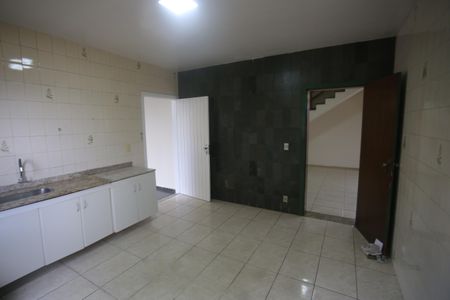 Casa para alugar com 328m², 5 quartos e 2 vagasCozinha