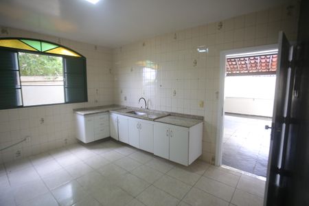 Casa para alugar com 328m², 5 quartos e 2 vagasCozinha