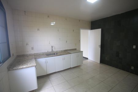 Casa para alugar com 328m², 5 quartos e 2 vagasCozinha