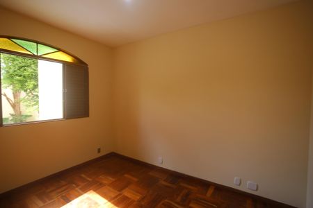 Casa para alugar com 328m², 5 quartos e 2 vagasSuite