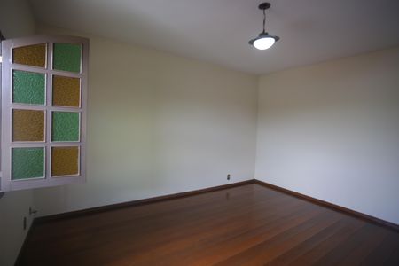 Casa para alugar com 328m², 5 quartos e 2 vagasSala