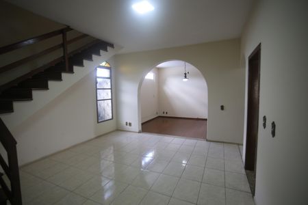 Casa para alugar com 328m², 5 quartos e 2 vagasSala de jantar