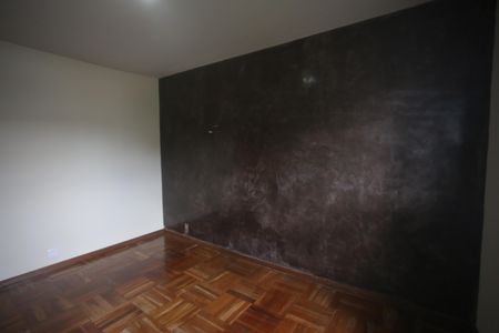 Casa para alugar com 328m², 5 quartos e 2 vagasQuarto 