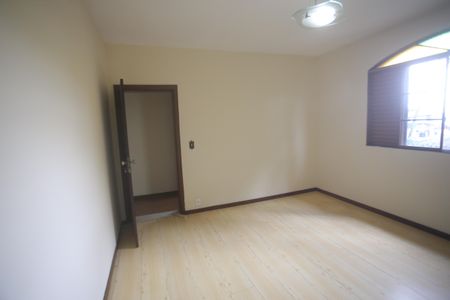 Casa para alugar com 328m², 5 quartos e 2 vagasQuarto  3