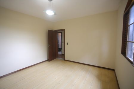 Casa para alugar com 328m², 5 quartos e 2 vagasQuarto  3