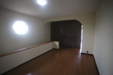 Casa para alugar com 328m², 5 quartos e 2 vagasSala cobertura