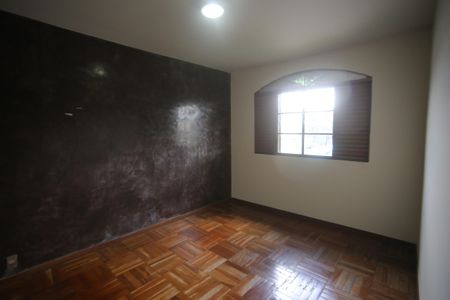 Casa para alugar com 328m², 5 quartos e 2 vagasQuarto 