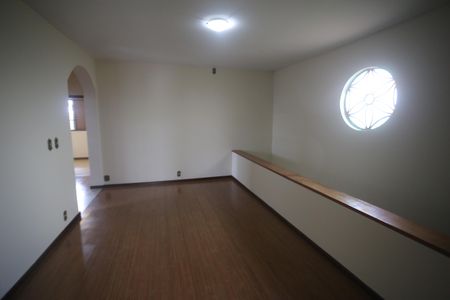 Casa para alugar com 328m², 5 quartos e 2 vagasSala cobertura