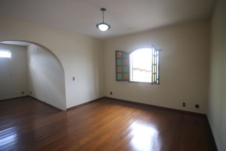 Sala de casa para alugar com 5 quartos, 328m² em Jardim Montanhês, Belo Horizonte