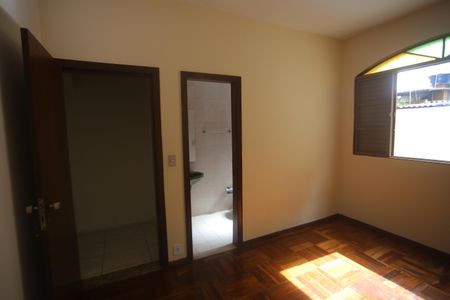 Casa para alugar com 328m², 5 quartos e 2 vagasSuite