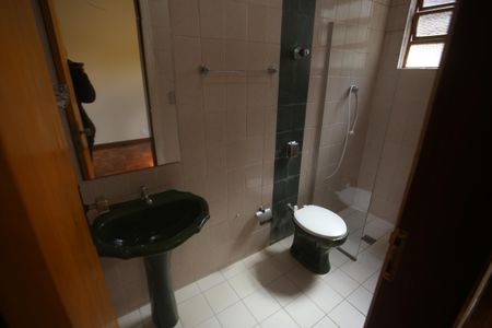 Casa para alugar com 328m², 5 quartos e 2 vagasSuite