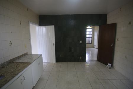 Casa para alugar com 328m², 5 quartos e 2 vagasCozinha