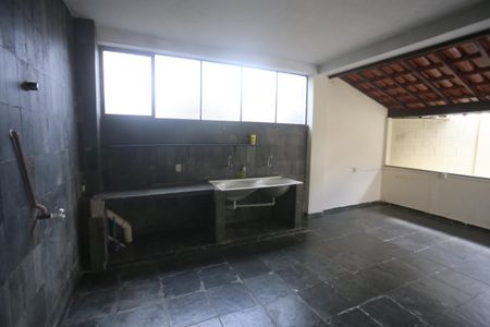 Casa para alugar com 328m², 5 quartos e 2 vagasArea de serviço